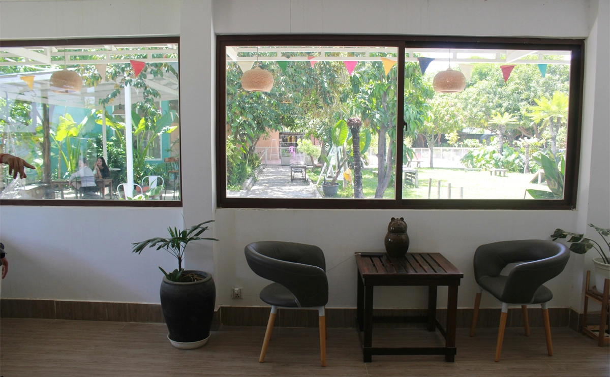 Garden View Family Room